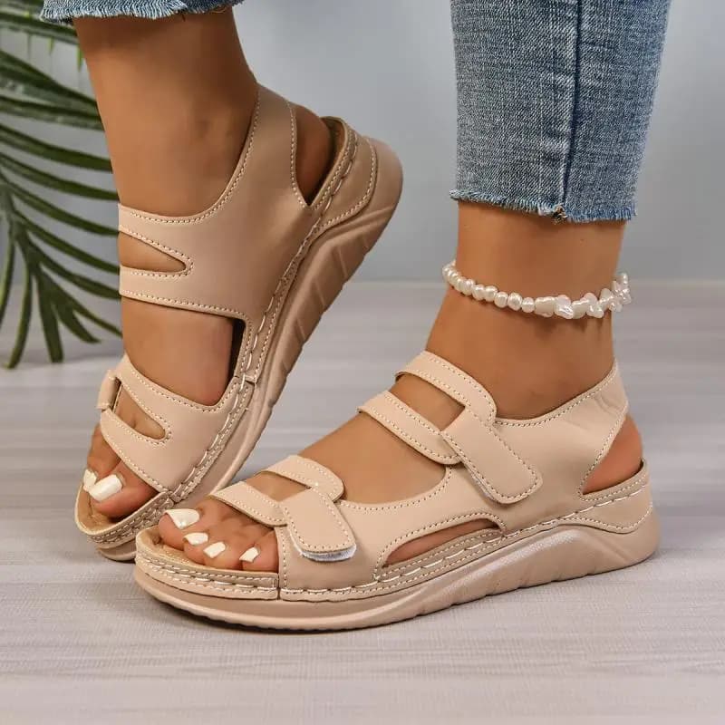 Casual scava fuori sandali in velcro nudi donna 2025 estate punta tonda sandali con zeppa comodi suola morbida antiscivolo scarpe da mamma