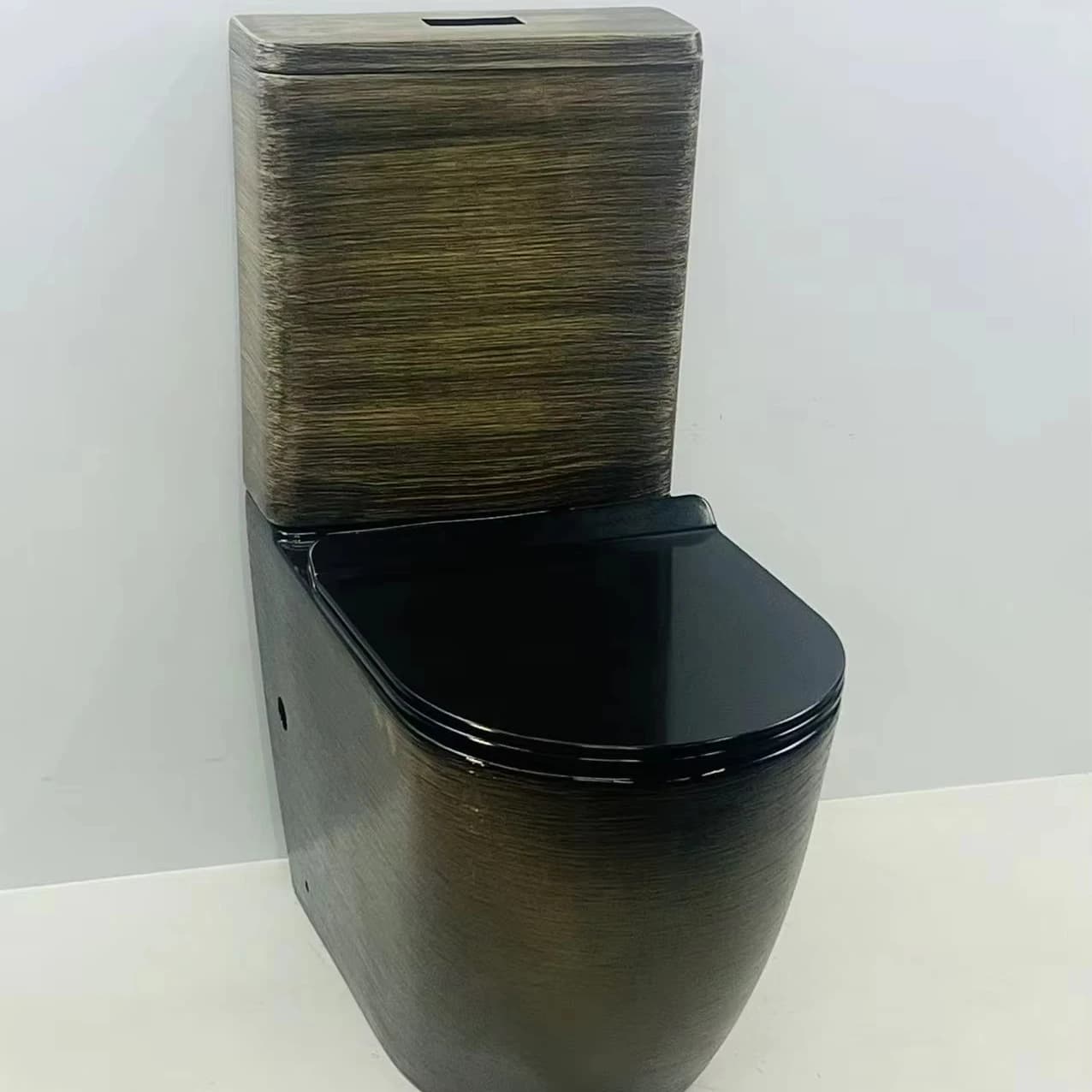 Toilet Modern Luxury Ceramic, Color Rose Gold and Silver, with Hidden Scarf and Double Flow Discharge with P-Trap for Bathroom
