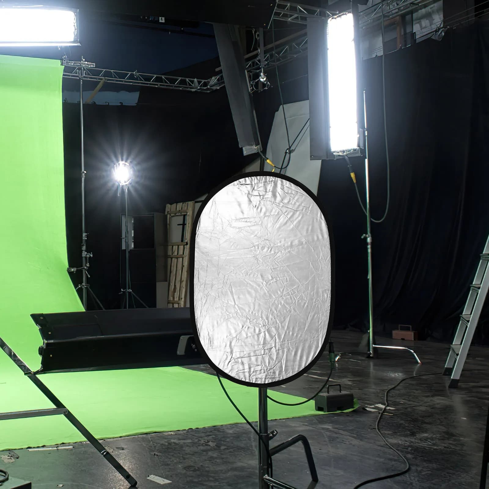2-in-1 Photography Reflector Portable Foldable Light Reflector Collapsible Oval Shape Light Diffuser Panel Photography