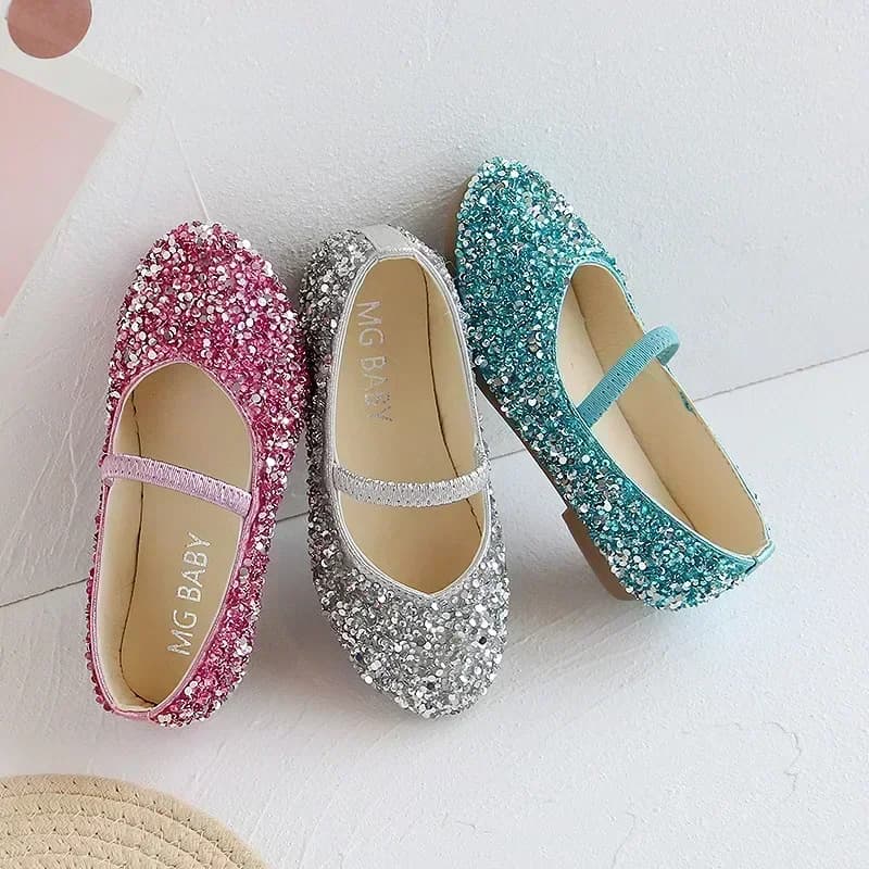 2025 Primavera da 1 a 12 anni scarpe eleganti per ragazze Scarpe a punta in pelle per ragazza adolescente di bellezza Scarpe da sposa principessa bling