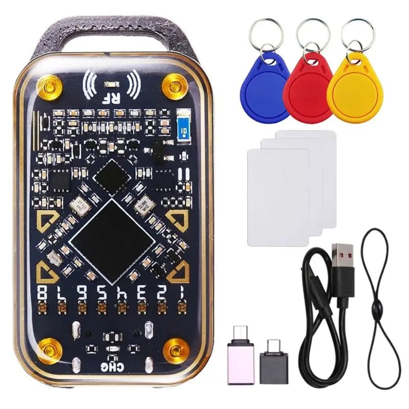 【Disponibile】Lettore di Chip RFID per Decodifica Carte ID/IC, Duplicatore NFC Chameleon Ultra, Emulatore di Smart Card + 3 Portachiavi/Carte CUID