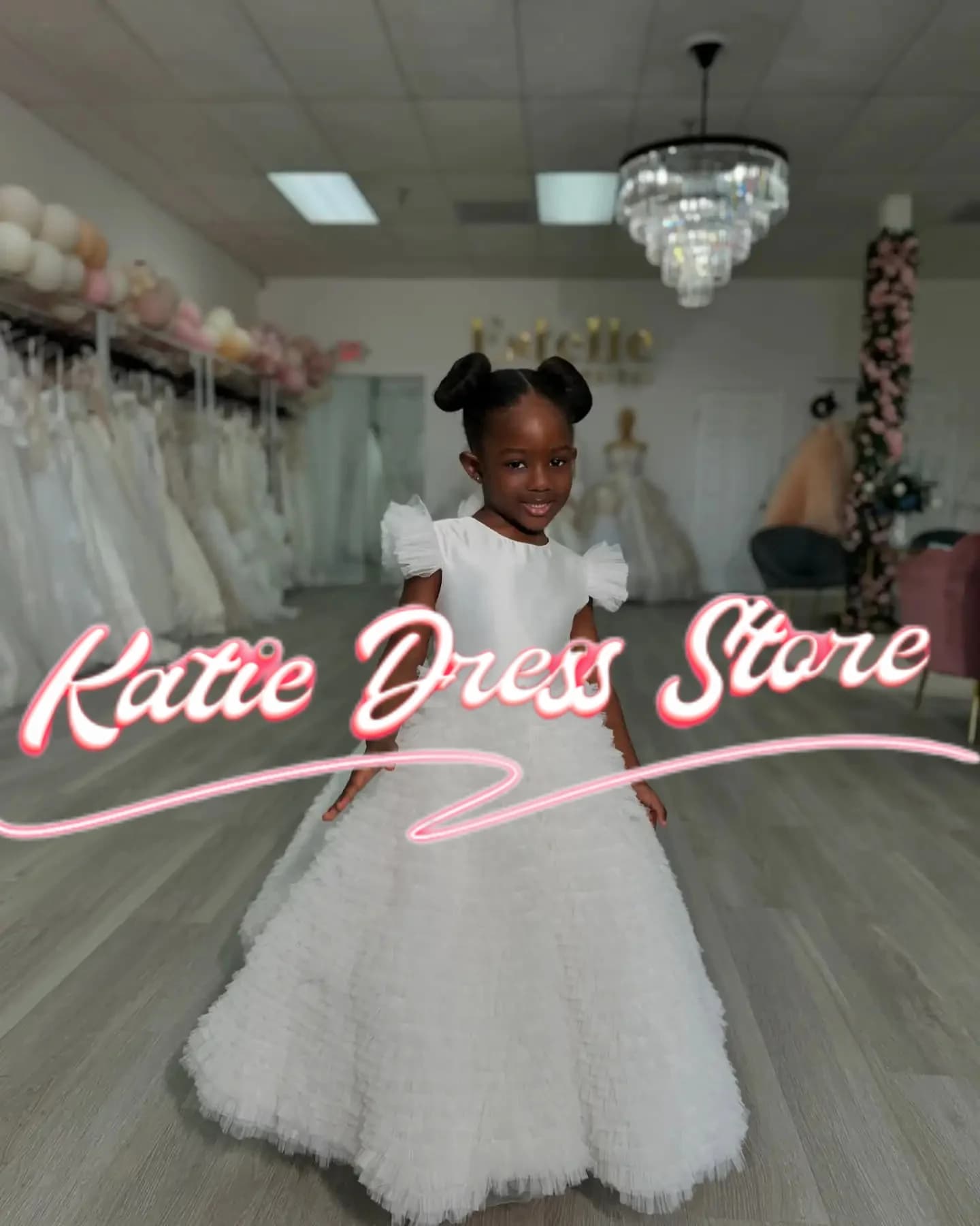 Abito da ragazza di fiore a strati bianco per matrimonio Tulle Puffy Princess Kids Birthday Party Abiti da ballo per prima comunione personalizzati