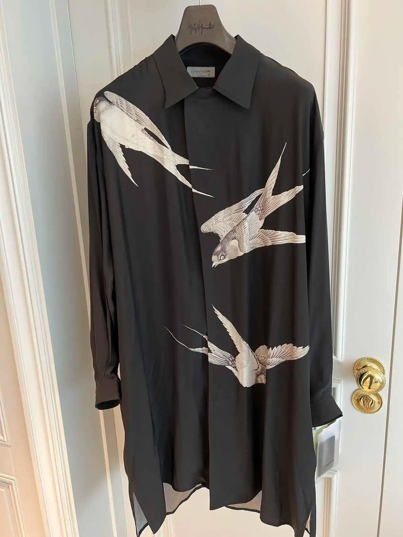 TOP-YAMAMOTO Design originale con stampa tre rondine Camicia a maniche lunghe in seta nera scura
