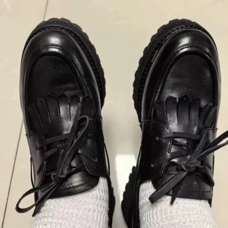 Scarpe da donna con cinturino incrociato, tacco basso rotondo, con nappe, mocassini femminili a punta aperta, con cuciture e dettagli plissettati