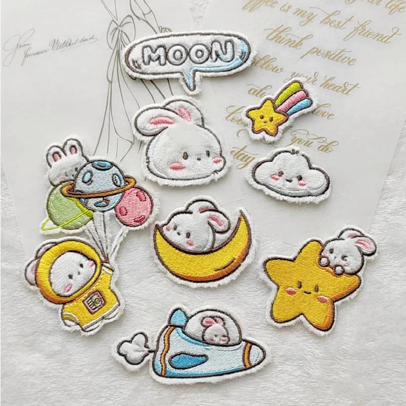Toppe di peluche per animali dei cartoni animati per abbigliamento per bambini Toppe ricamate autoadesive applique su jeans Zaino decorativo per custodia per telefono