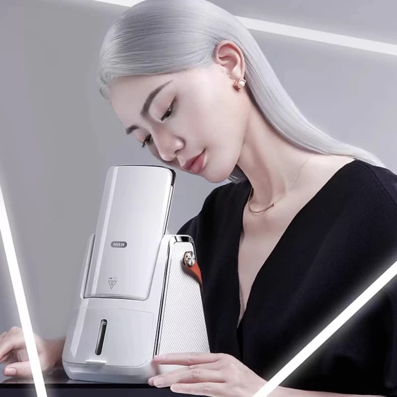 Handheld Garment Steamer Household Steam Iron Small Portable Ironing Machine Clothes Steamer Magic Tool