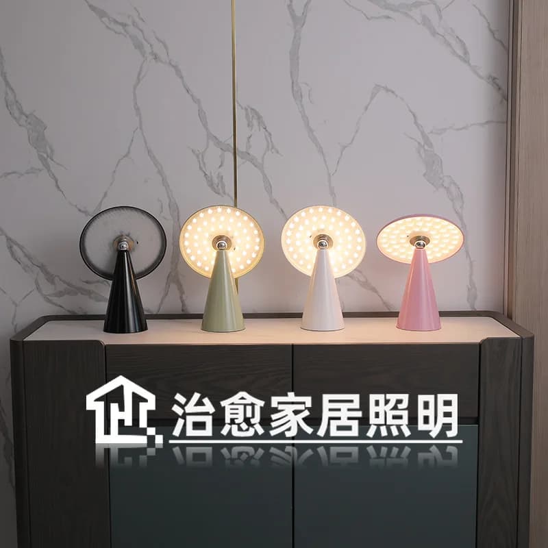 Ricarica fungo atmosfera magnetica semplice camera da letto comodino studio lampada da scrivania decorativa dimmerazione tattile