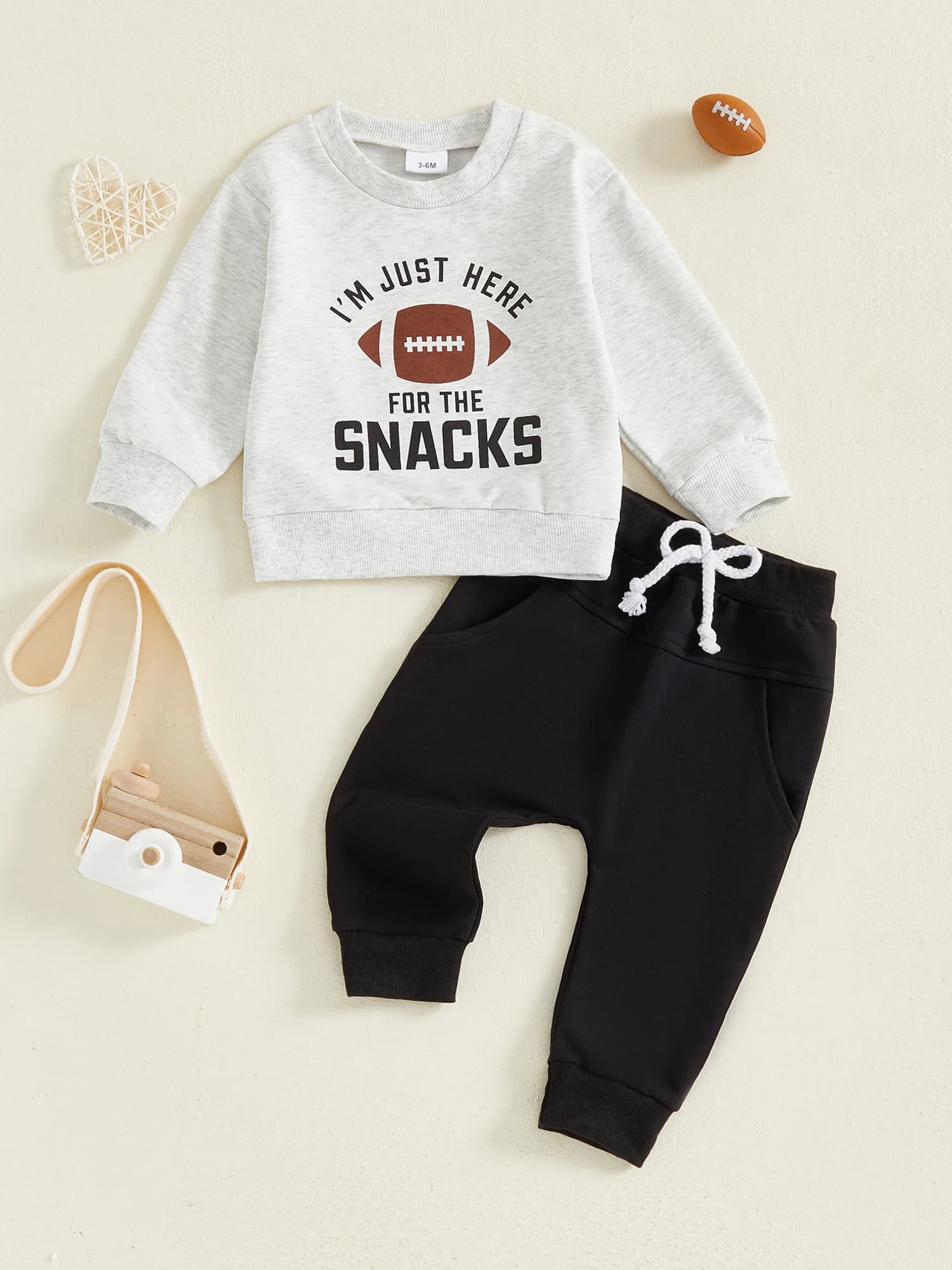 T-shirt a righe con scollo a V a maniche corte per ragazzi da bambino con set di jeans in denim Set di abbigliamento per bambini per l'estate