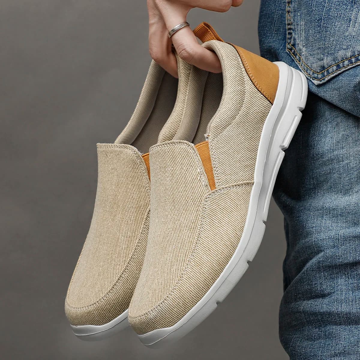 Scarpe da Uomo 2026: Sneakers Classiche Estive in Tela Traspiranti e Comode per Camminare all'Aperto, Modello Slip-on