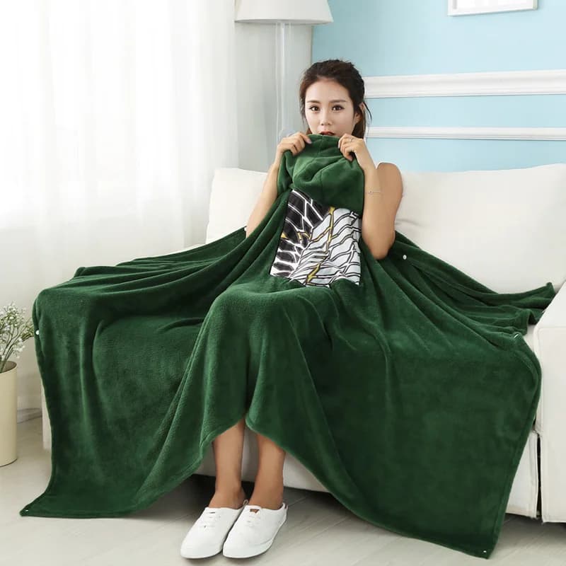 Titan coperta mantello Shingeki No Kyojin Survey Corps mantello Cape flanella Costume Cosplay mantello felpa con cappuccio