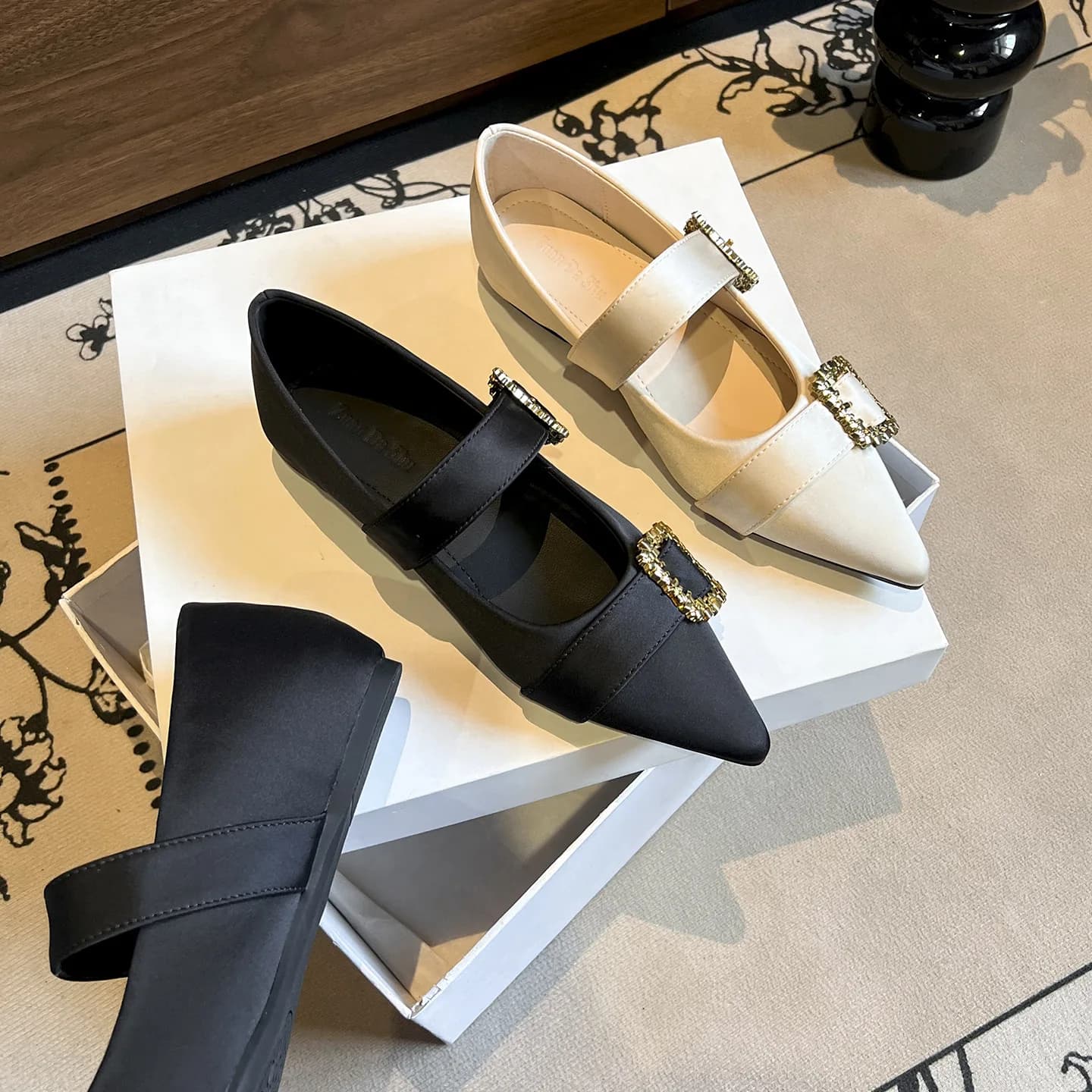 Scarpe da Donna in Pelle, Modello Piatto con Punta, Casual, Slip-on, Mocassini