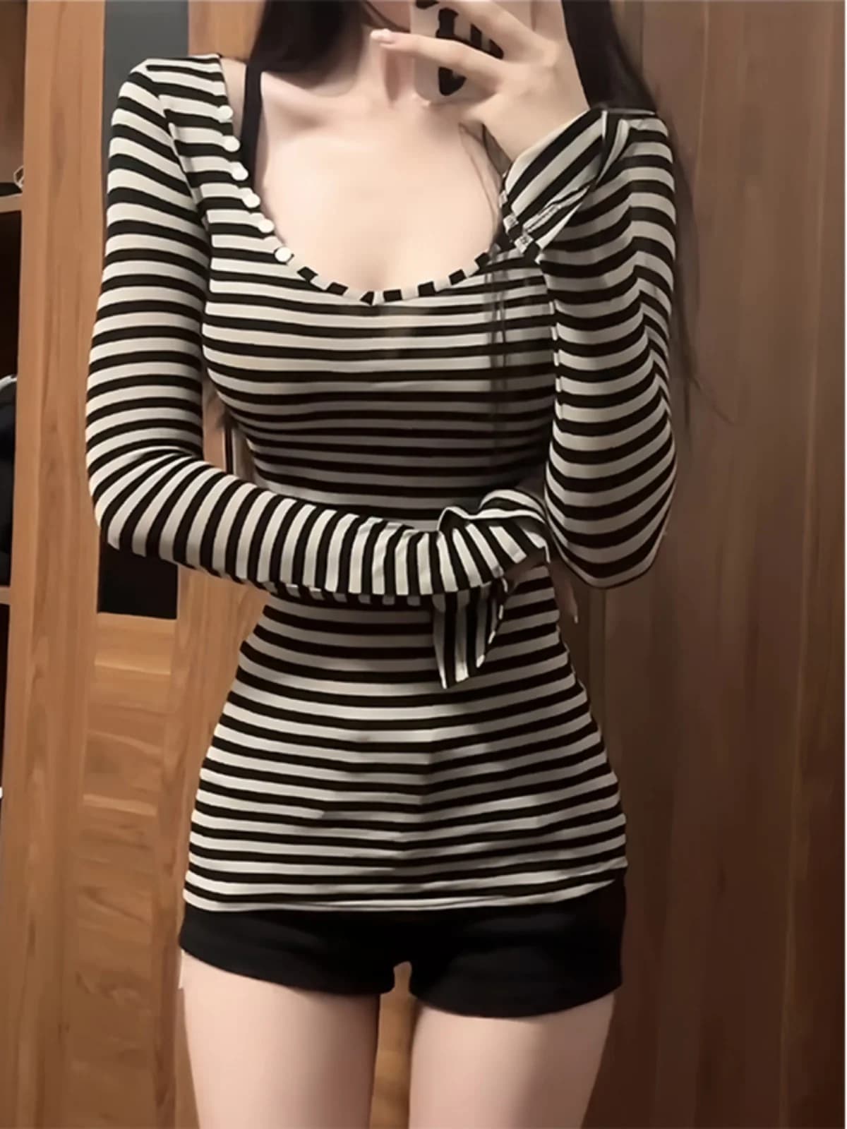 Slim Fit Women's Long Sleeve T-Shirt V-Neck Striped Base Shirt Inner Wear for Autumn Fashionable Casual Cotton Blend Top