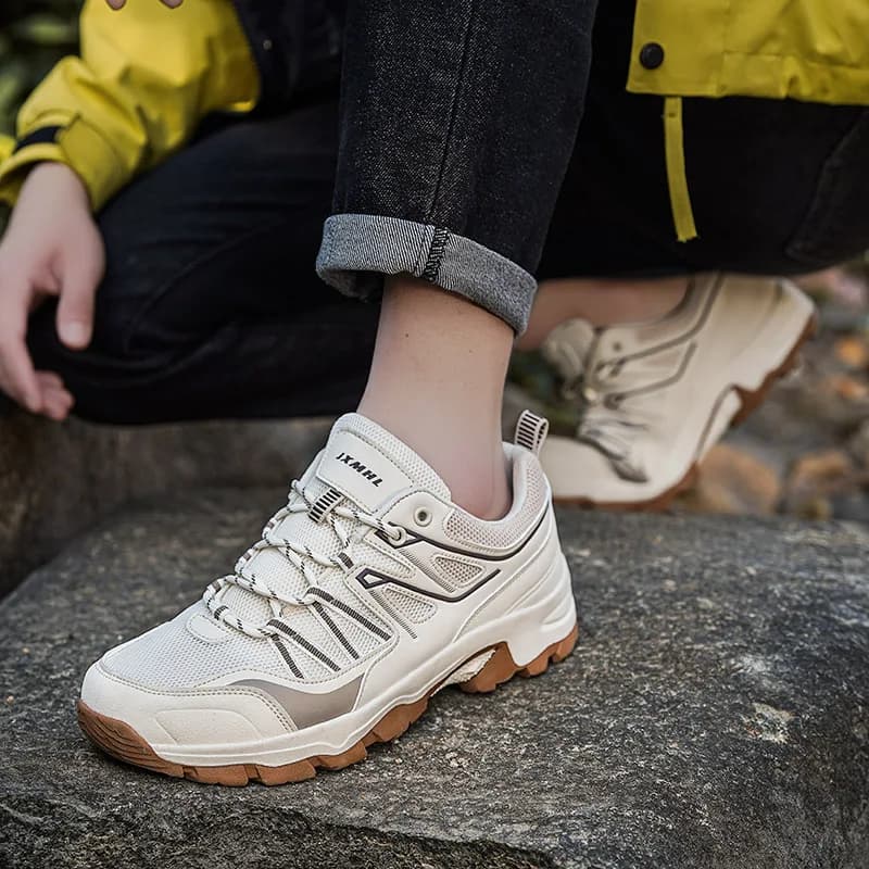 Men's low-cut non-slip trekking shoes, outdoor sports shoes with thick sole, wear-resistant, soft and breathable, casual.