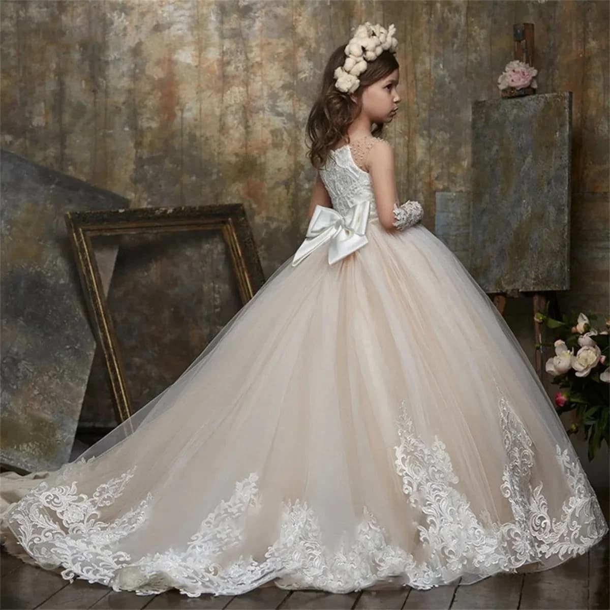 Abito da ragazza di fiori per matrimonio, applique in pizzo, lunghezza del pavimento, gonfio, festa di compleanno per bambini, abiti da ballo per prima comunione personalizzati