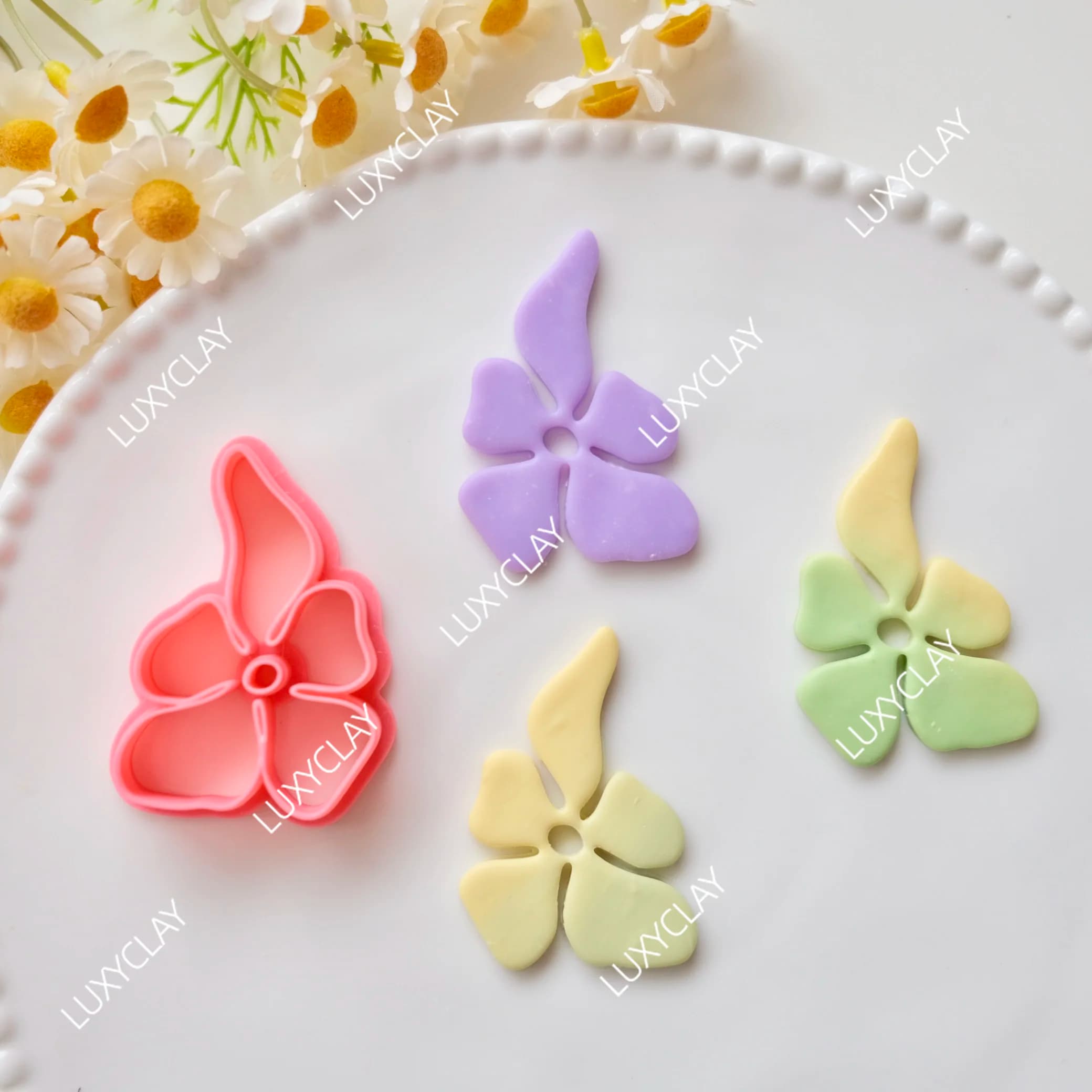 Irregular Flower Shape Polymer Clay Cutter for DIY Pendant Earrings & Jewelry Making, Embossed Five Petal Flower Clay Molds