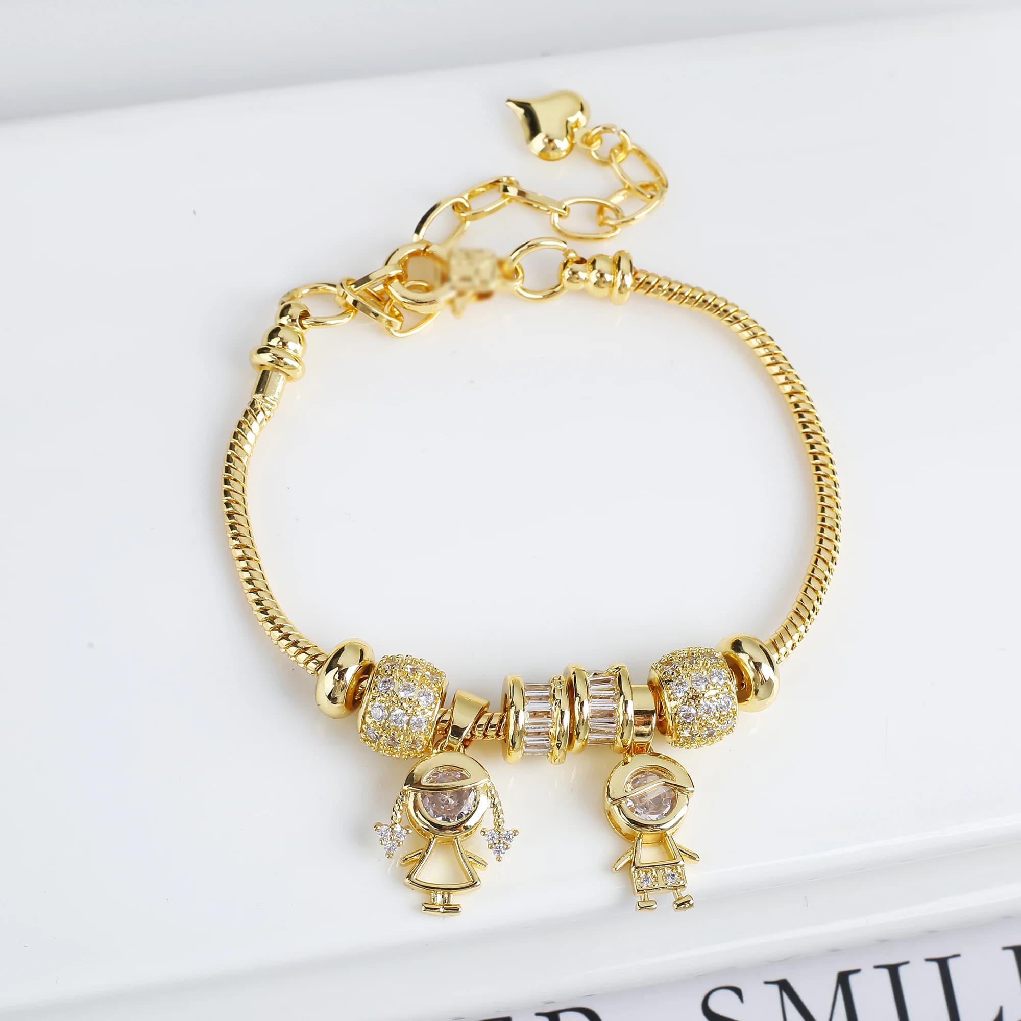 Gioielli 2024 Luxury new 5 leaf grass Love Crown bracciale bracciale da donna per feste di matrimonio accessori intrecciati a catena unici