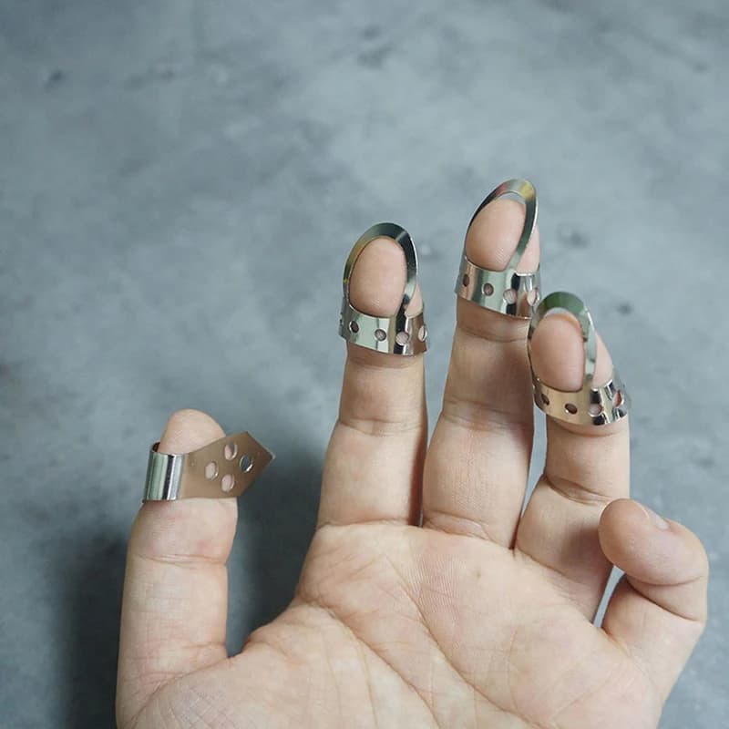 4 Pezzi Plettri Regolabili in Acciaio Inossidabile Argento per Chitarra Acustica e Banjo, Paddle Perforato per Dita