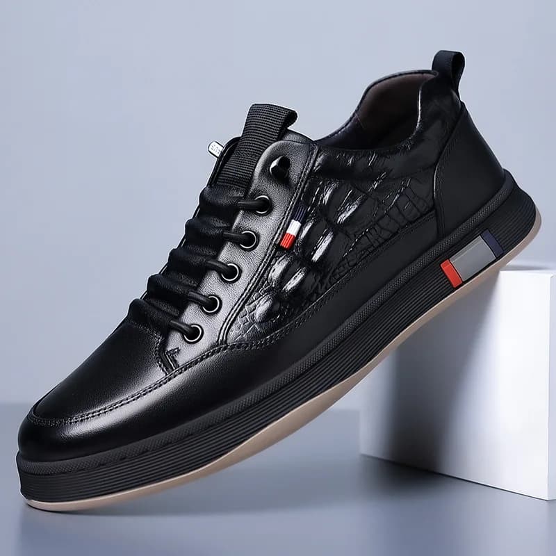Nuove scarpe da ginnastica da uomo autunno inverno Casual in vera pelle Sport all'aria aperta da uomo scarpe da Trekking in pelle arrampicata caccia scarpe vulcanizzate