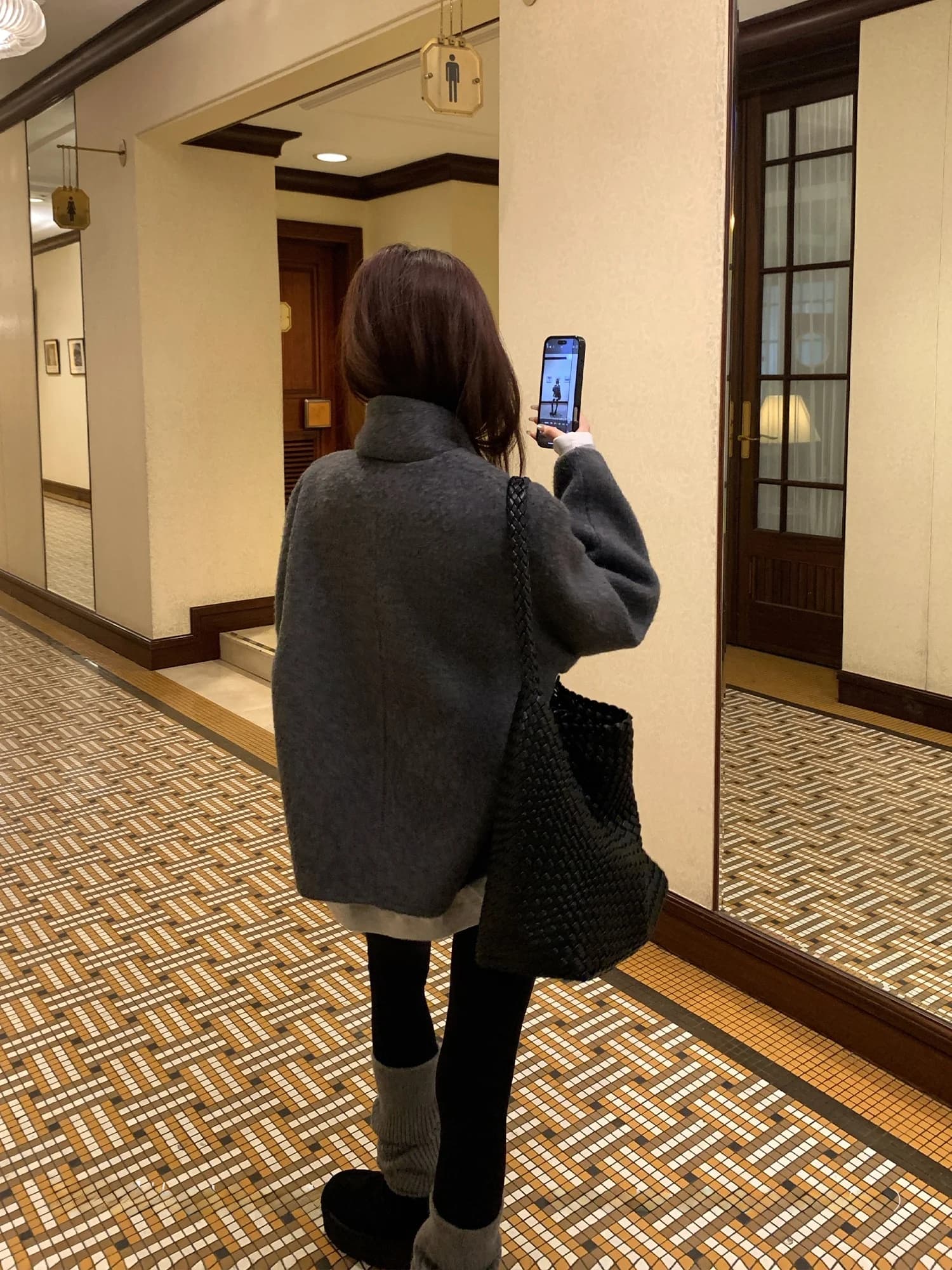Women's Short Coat in Lana Morbida Korean Style Tinta Unit for Pendolarism Fashion Production Chinese Sleeves Regular Length
