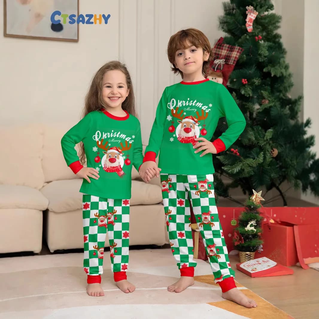 Abbigliamento per la famiglia di Capodanno e Natale, set pigiama a maniche lunghe in cotone a quadretti verdi per una famiglia di quattro persone, tutina per bambini