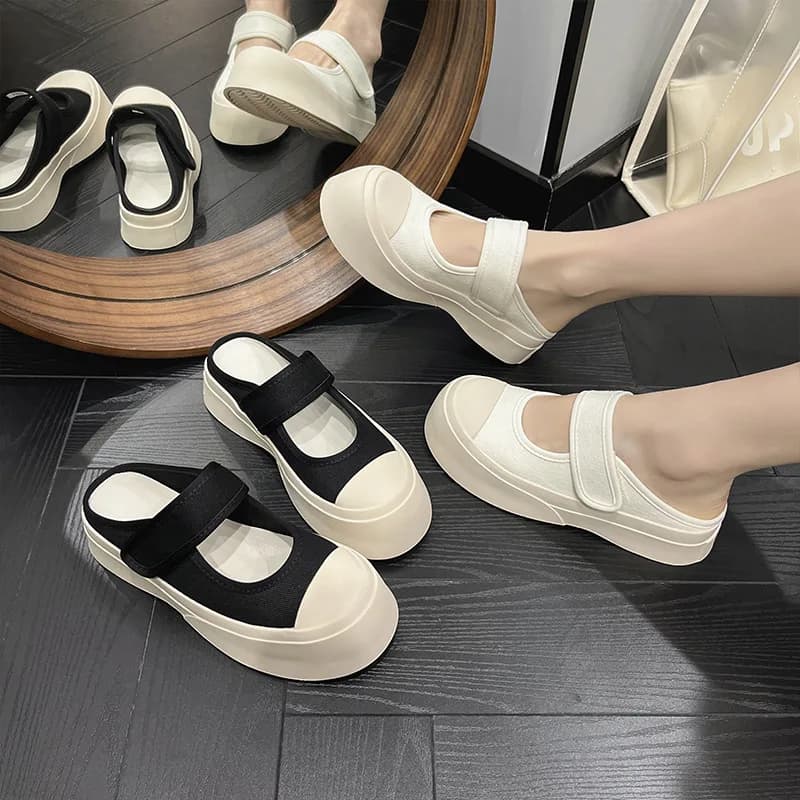 French 2026 summer women's sandals, sabot style, with wide, nice and original tip, with thick sole, in canvas