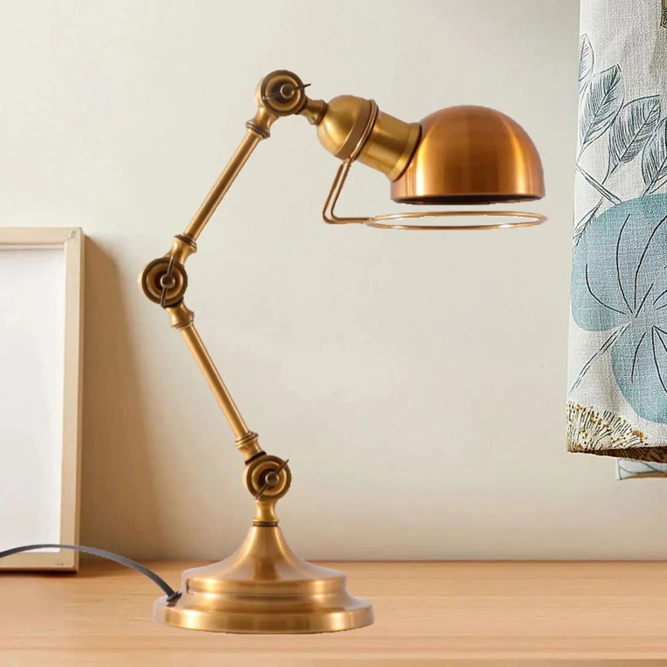 Lampada da scrivania pieghevole da ufficio pieghevole a braccio lungo in metallo minimalista nordico lampada da comodino plug-in per scrivania da lettura