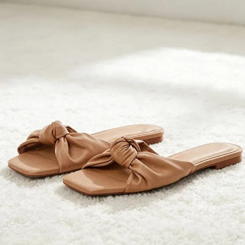 2026 Summer Designer Flat Slippers Women Knot Pleated Square Toe Slide Sandals Street Style Comfortable Casual Shoes Flip Flops