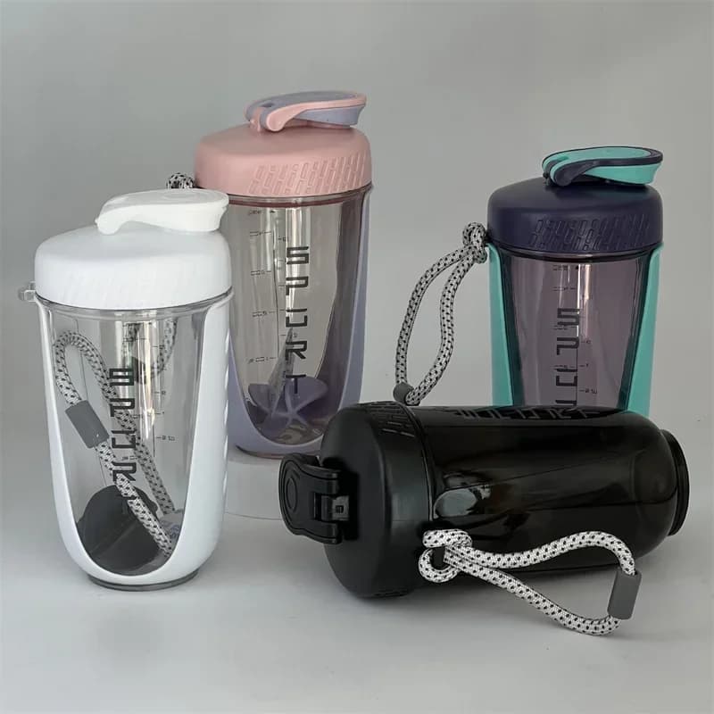590 ml blender bottle with plastic whip ball Plastic protein blends without stagnated BPA for training in powder Palestra Sport