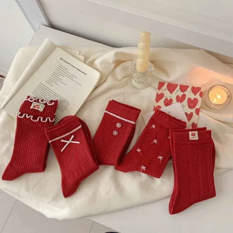 2026 Boneless Natal Year Big Red New Year Socks for Women Miu Bow Fungus Edge Cloth Label Trend Medium Tube Hongyun Socks