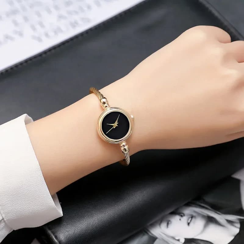 Women's Simple Watches With Small Strap Quartz Wrist Watch Stainless Steel Retro Stainless Steel Casual Bracelet in Fashionable Women's Wire