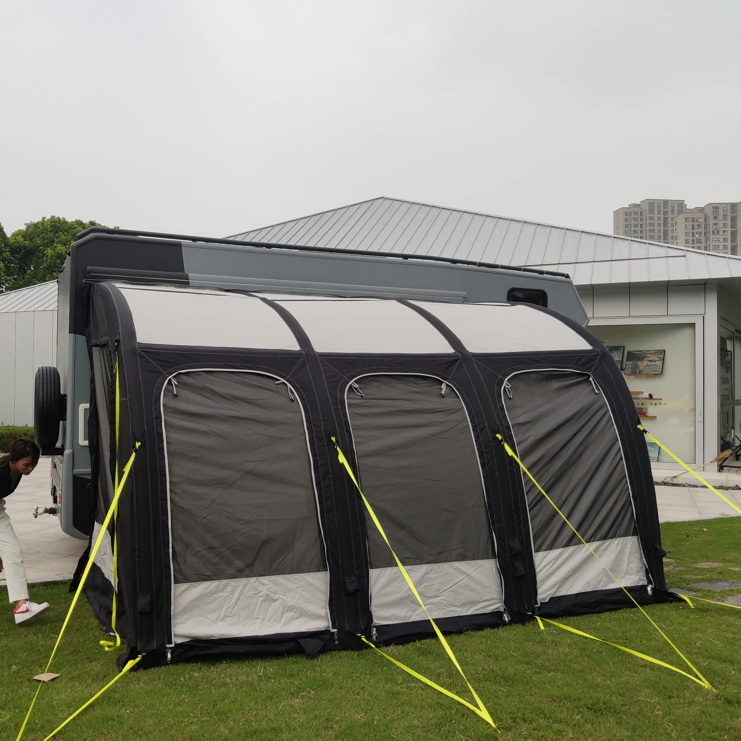 Nuove tende da campeggio gonfiabili spaziose per roulotte, tende da balcone per roulotte, camper e camper
