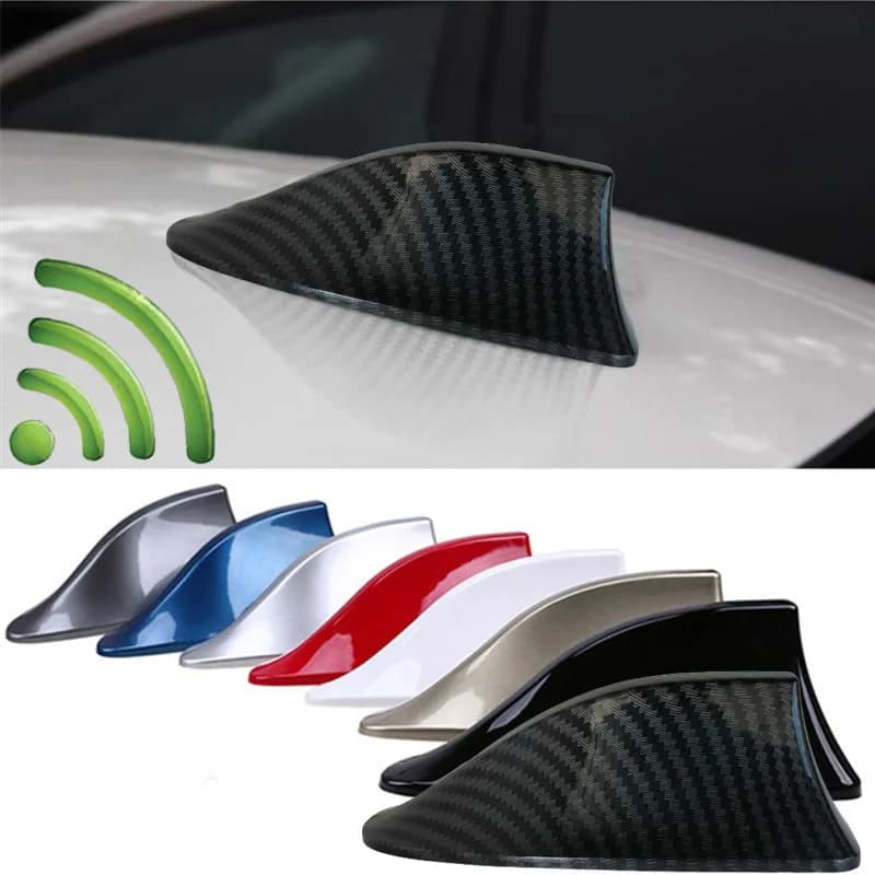 Nuovo aspetto universale in fibra di carbonio per auto, montaggio sul tetto, pinna di squalo, antenna aerea, toppers, autoradio AM, antenna FM, amplificatore di segnale