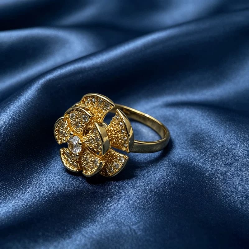 Anello Girevole Camelia Color Oro con Zirconia Cubica, Gioiello Delicato di Lusso Leggero per Sposa, Occasioni Romantiche, Feste ed Eventi Speciali