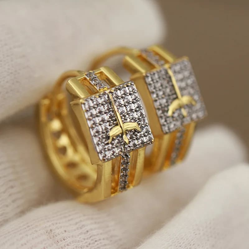 New Sight Design Luxury Crystal Square Stud Earrings for Women Fashion Brand Jewelry Delicate Zirconia Earrings