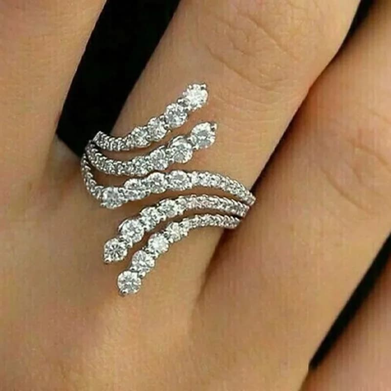 Geometric design of the oscillating arm, jewelry with zircons, European and American style, high-end fashion, multi-layer light luxury ring