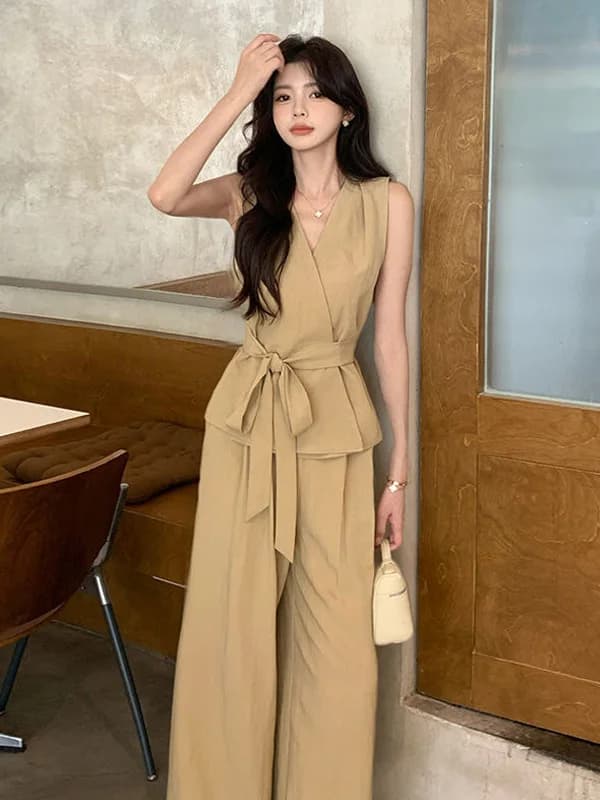 Completo Elegante Estivo 2025: Top Senza Maniche con Cintura Modellante e Pantaloni Casual a Gamba Dritta - Ensemble Modellante di Tendenza