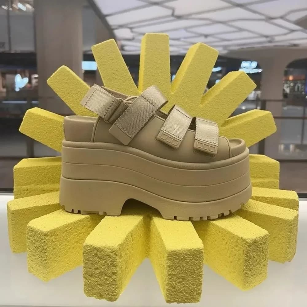 Sandali con plateau alti alla moda Donna Estate super tacco Ciabatte casual Scarpe da donna Fuori da spiaggia Calzature robuste e traspiranti
