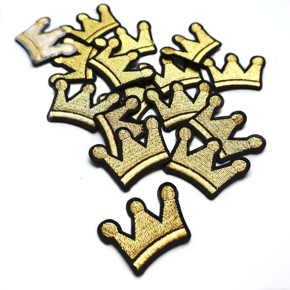 10 pezzi corona d'oro cartone animato patch ricamate cucire ferro sui distintivi re per abito borsa Jeans T Shirt Appliques fai da te decorazione artigianale