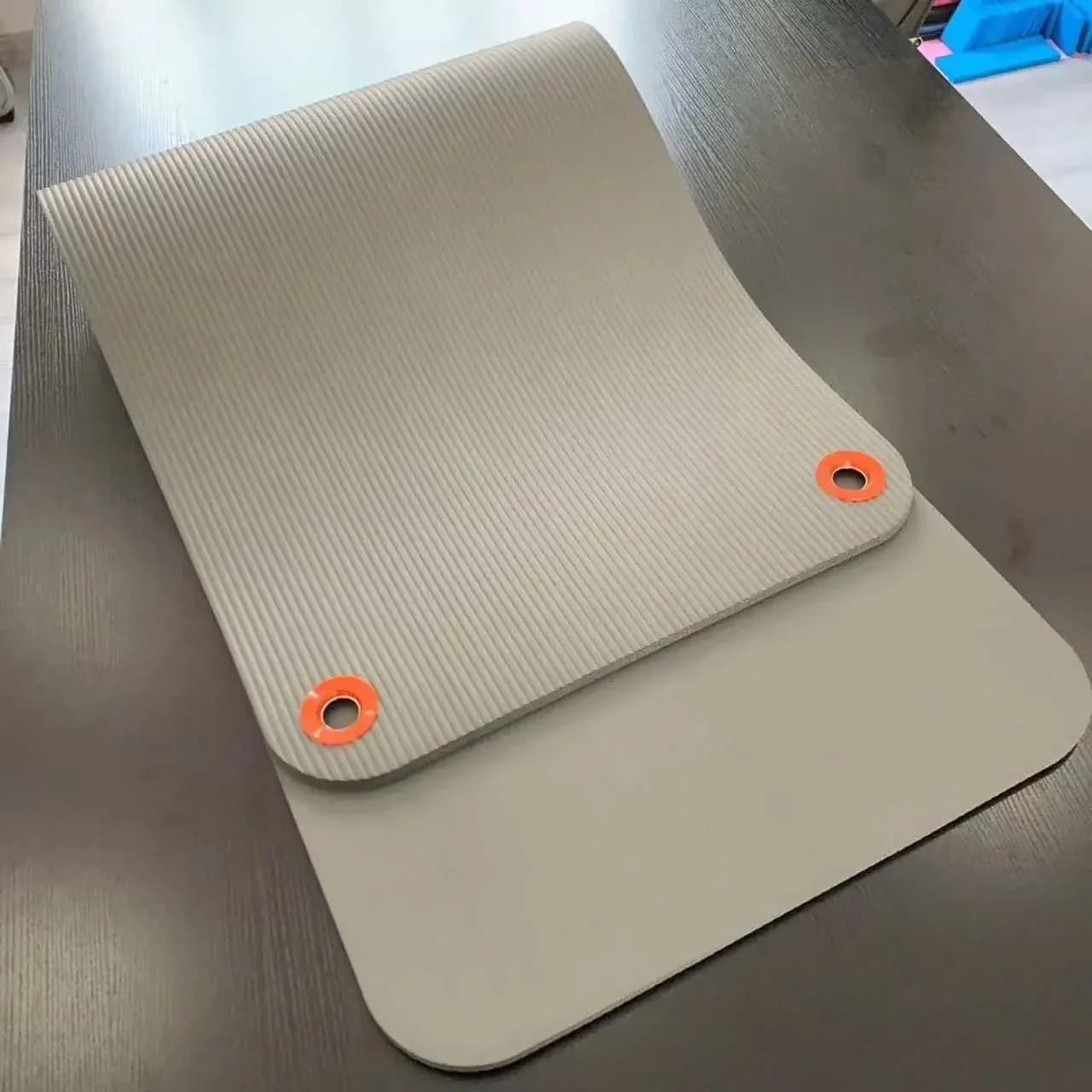 Tappetino Yoga Pieghevole in NBR da 15mm, Antiscivolo per Ginnastica e Pilates, Modello 2026