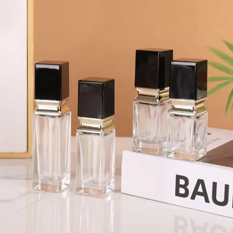 Flacone Vuoto con Pompa 15-40ml, Contenitore in Vetro per Fondotinta Liquido, Bottiglia Quadrata Trasparente Ricaricabile Portatile con Pompa