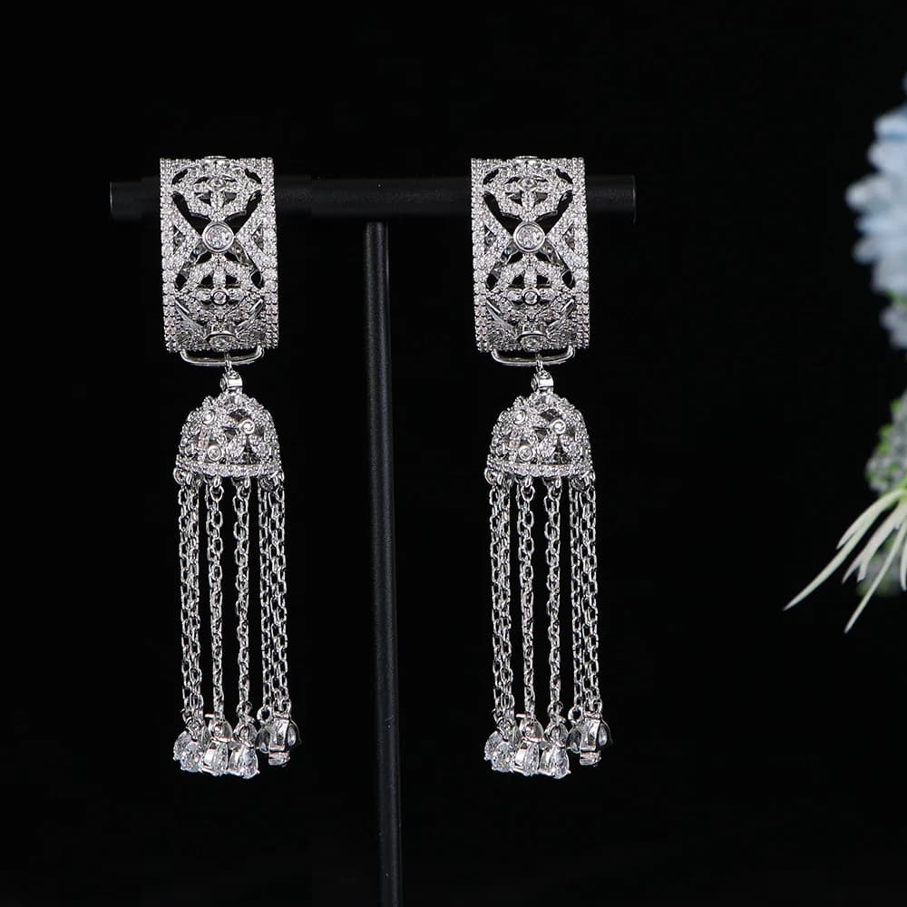HIBRIDE Nuovi gioielli di lusso leggeri Anello accessorio per abito da donna con frange romantiche adatto per il ballo di fine anno Regalo di festa quotidiano R50