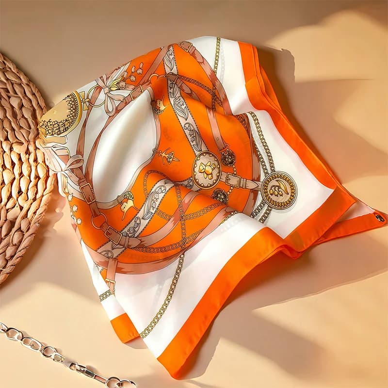 1 pz Sciarpa in Seta Effetto Catena Romana da 70 cm per Donna, Sciarpa Quadrata in Seta Sintetica con Motivo Geometrico Rotondo, Accessorio Moda Versatile per Capelli e Abbigliamento