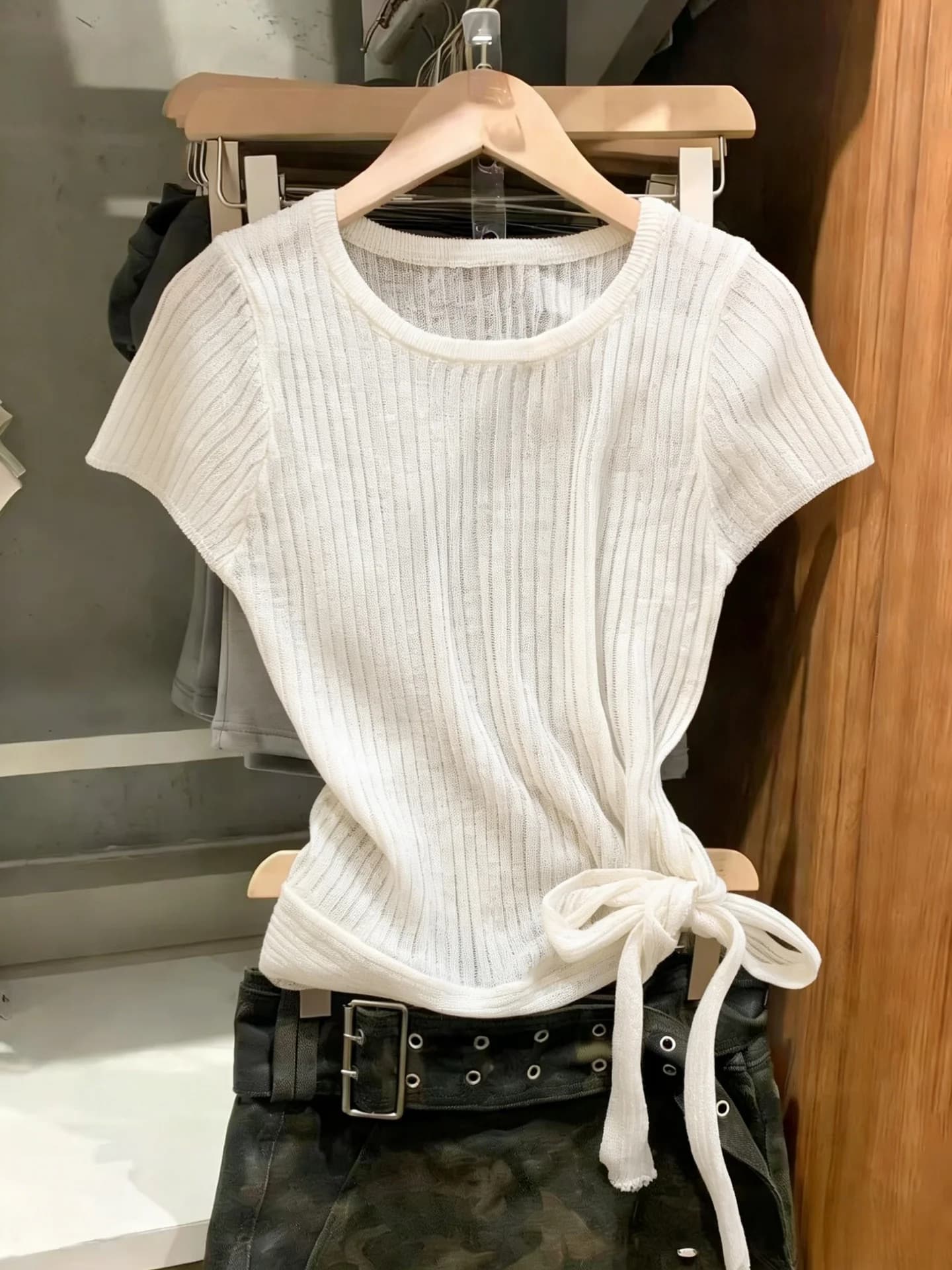 Korean Minimalist round Neck Short Sleeve Knitted T-Shirt Women's Summer Thin Waist-Cinching Slim Fit Elegance Top