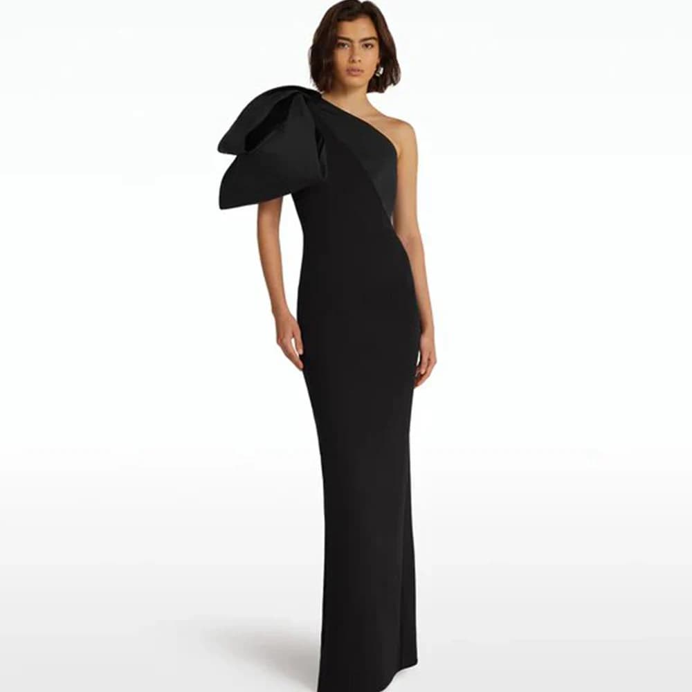 2024 Abiti da sera lunghi chic da donna Abito tubino/colonna in raso e jersey Abito da clubbing nero con fiocco monospalla Abito da festa diviso Maxi