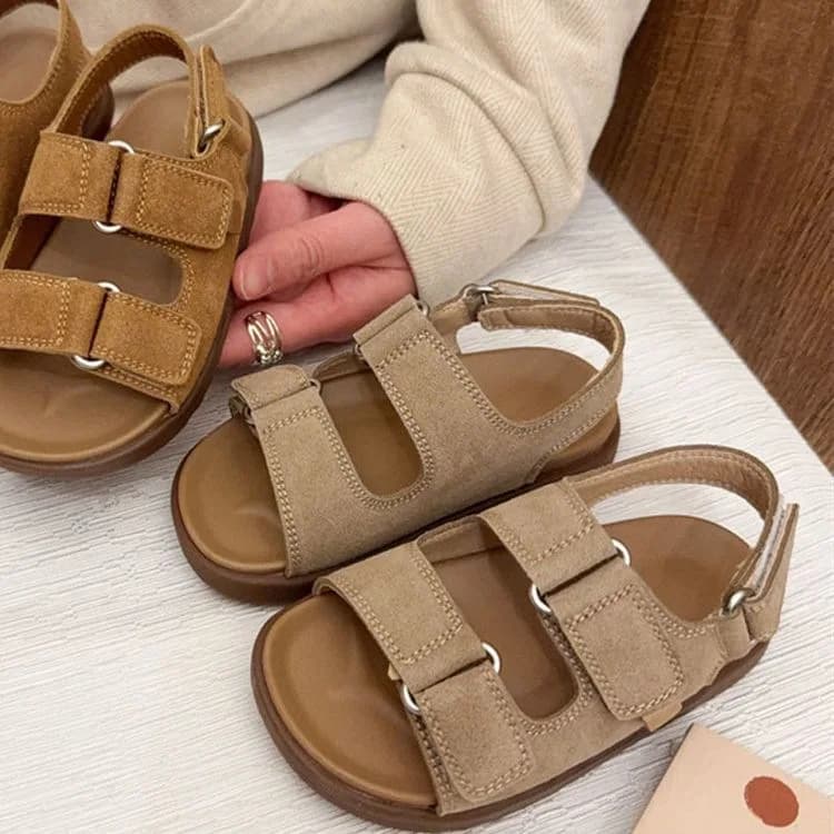 Sandali alla Moda per Bambini e Bambine 2026 Nuova Collezione Estiva Semplici Tinta Unita in Camoscio Antiscivolo con Punta Aperta per Spiaggia