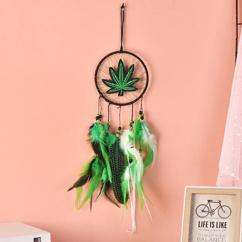 Creative Maple Leaves Feathers Dream Catcher Mini Wind Chimes Car Pendants Home Decorations Wall Hangings For Girls Gifts