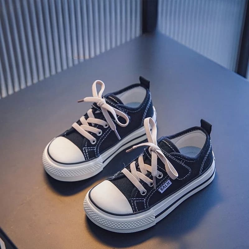 2026 nuovi bambini scarpe di tela primavera autunno traspirante basso alto top scarpe da ginnastica casual punta a forma di mango bambino bambini calzature