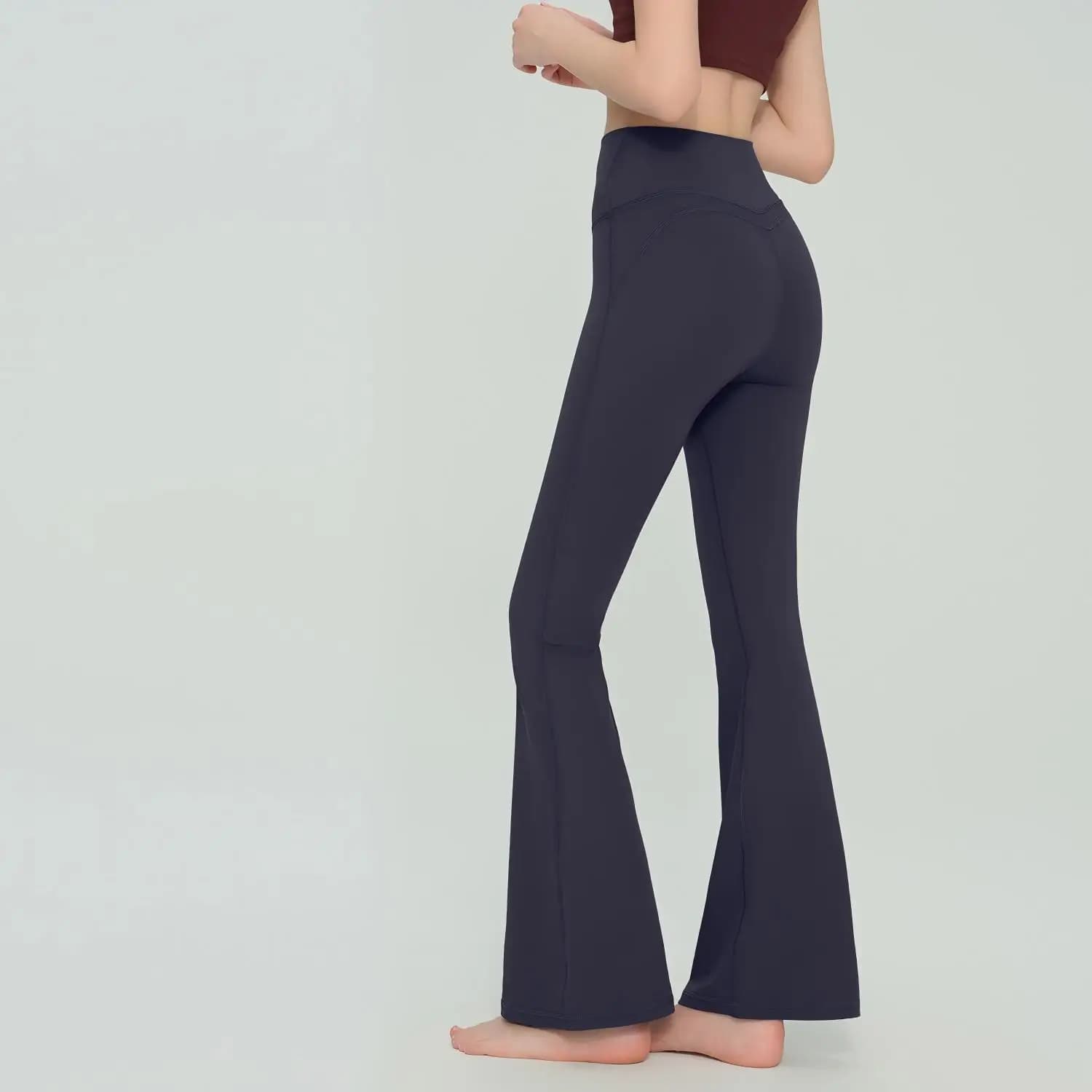 Pantaloni yoga leggermente svasati da donna, leggings a vita alta, indossabili anche fuori casa, pantaloni a tubino, modellanti e snellenti per il fitness