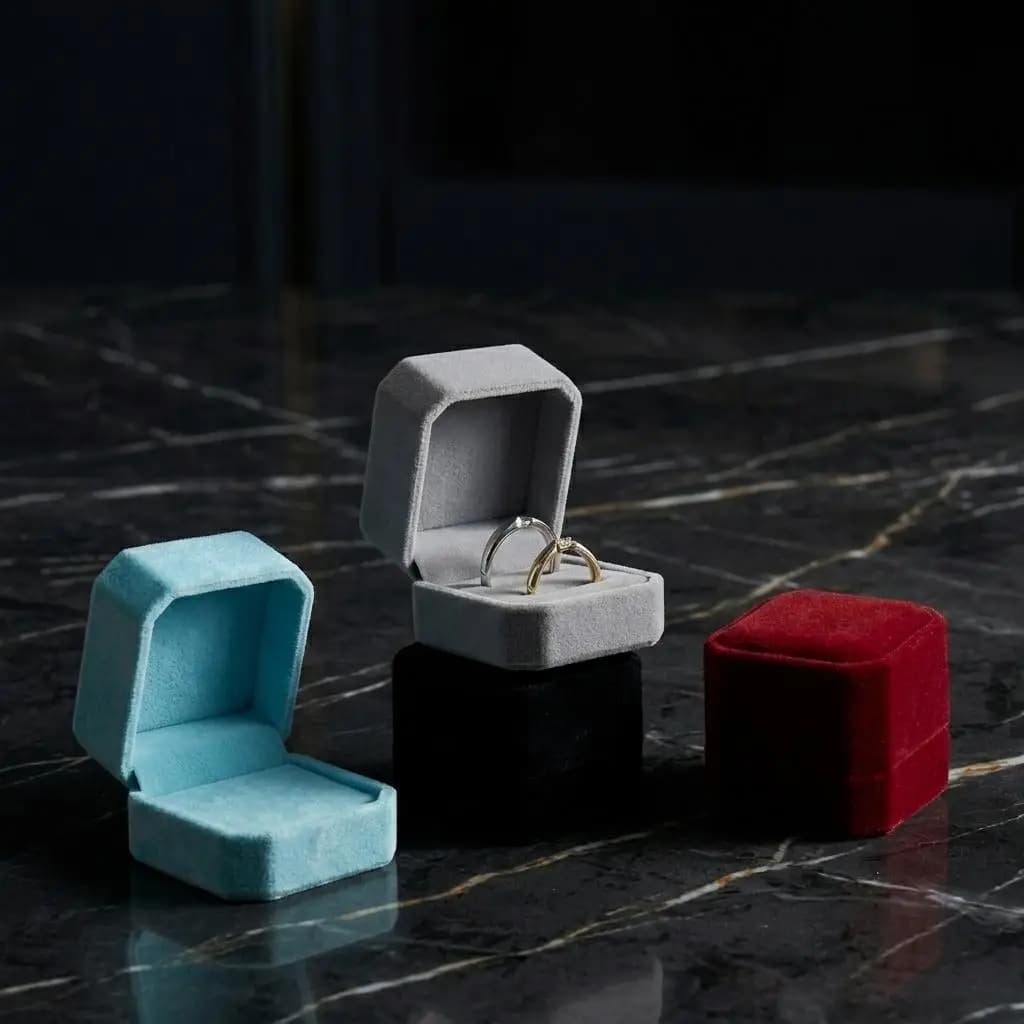 Premium Velvet Ring Organizer Detachable Lid Geometric Display Small Earring Container Velvet Single Slot Box Proposal Gift