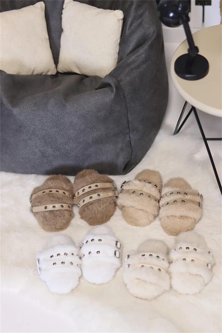 BJD Doll Toy Shoes Girls 1/3 1/4 Bear Sister White Riveted Buckle Flat Bottom Furry Slippers Soft Shoes Gifts Doll Accessories